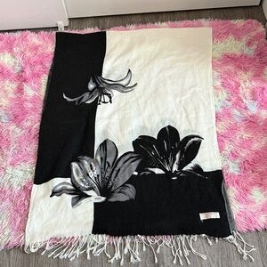 Pashmina Black and White Floral Scarf 70x26”